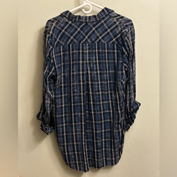 Billy T navy plaid button up shirt - Picture 2 of 4